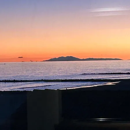 Willa La De La Mauguio