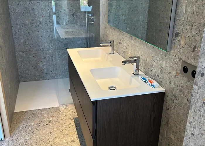 La De La Villa Mauguio